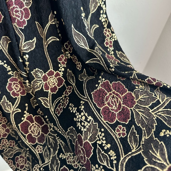 LuLaRoe Amelia from the Elegant Collection size M - Picture 2 of 12